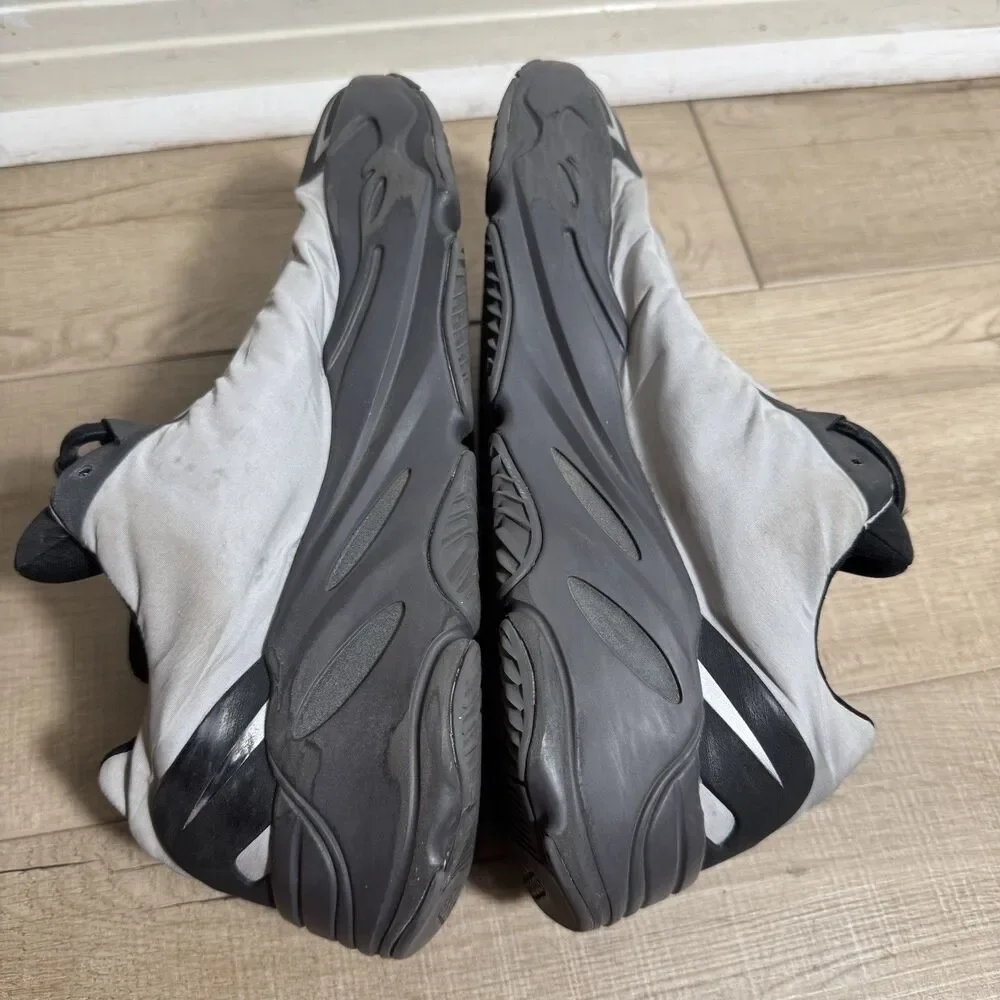 adidas Yeezy Men’s 8.5 Boost 700 MNVN Metallic GW9524 Black Sneakers Authentic